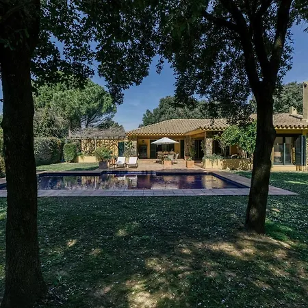 Maria Villa Navata