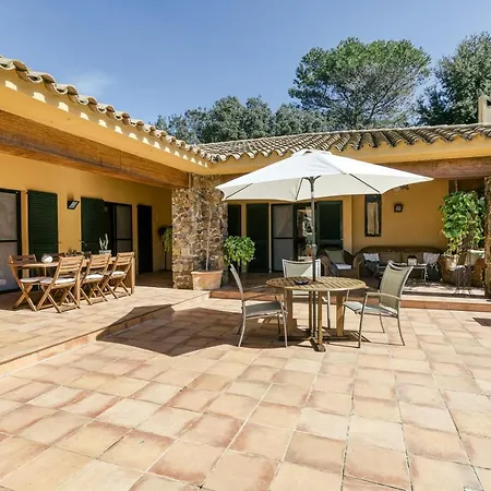 Maria Villa Navata